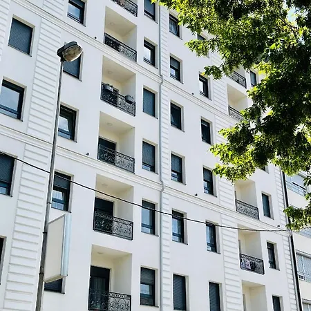 Oasis Apartment